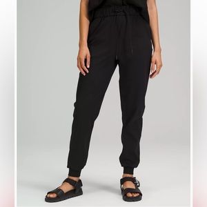 Brand new Lululemon Stretch High-Rise Jogger
Full Length
